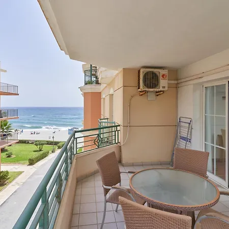 Beachfront Costa Apartment *