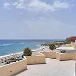 Beachfront Costa Apartamento *