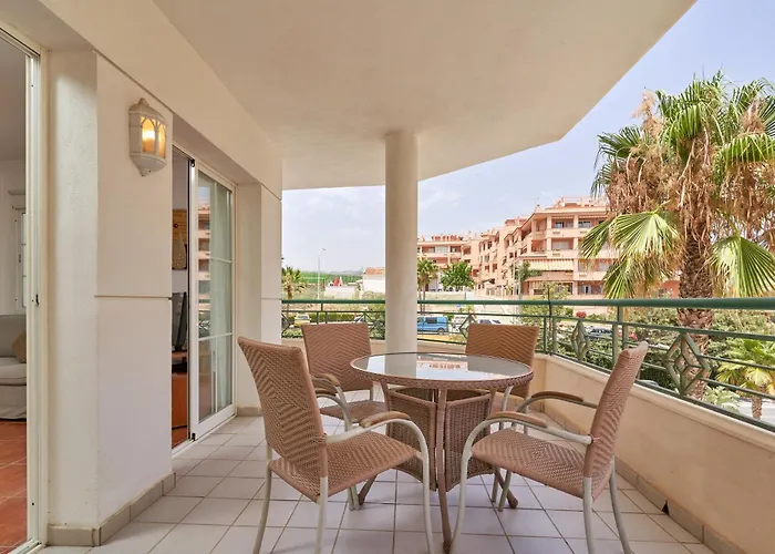 Beachfront Costa Апартаменты