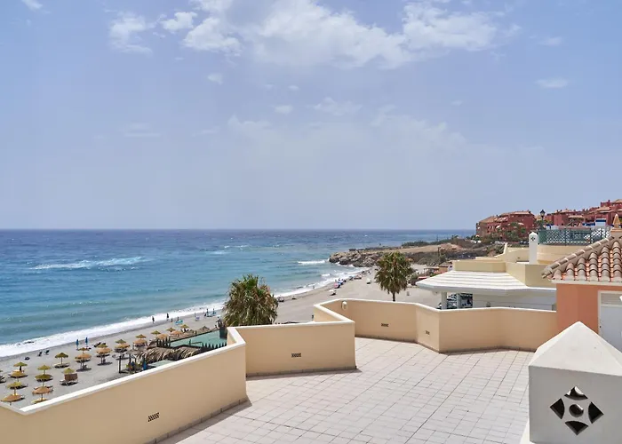 Beachfront Costa Апартаменты *